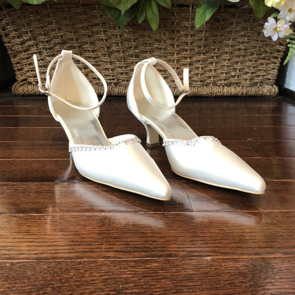 NEW Satin Pointed Toe Heels w/ Crystal Accent